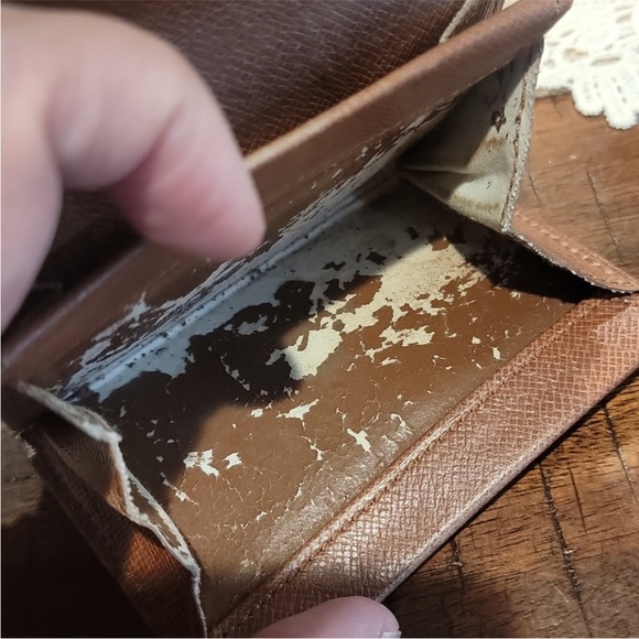 Authentic Louis Vuitton card wallet - Picture 8 of 10